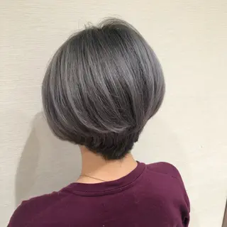 ショート カラー 赤阪 優奈のヘアスタイル