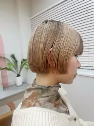 ショート marino/ カラー/顔周りカットのヘアスタイル