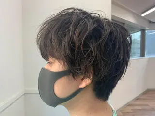 ショート カラー メンズ モナン新宿所属・曲がる縮毛 メンズ 毛流れ 佐々木 優のヘアスタイル