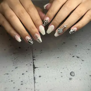 ネイル 𝐫𝐚𝐢 𝐧𝐚𝐢𝐥の眉毛・アイブロウイメージ