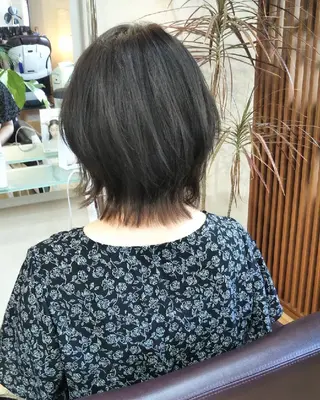ミディアム シ マのヘアスタイル