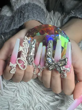 ネイル シェヌネイル JURAのネイルデザイン