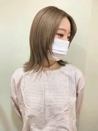 ショート カラー ANNA /艶髪/ハイトーンのヘアスタイル