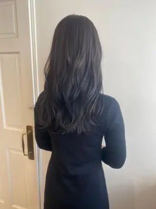 セミロング salowin渋谷kitaya park前所属・RIKA韓国ヘア/く びれヘア/上品カラーのヘアスタイル