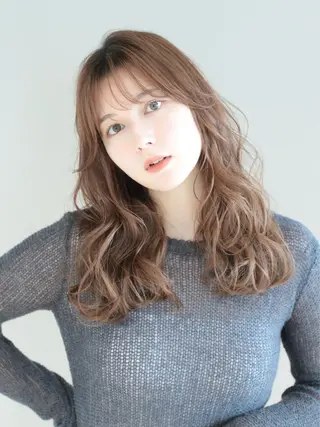 セミロング カラー レイヤー/顔周り /透明感🩶高橋大のヘアスタイル