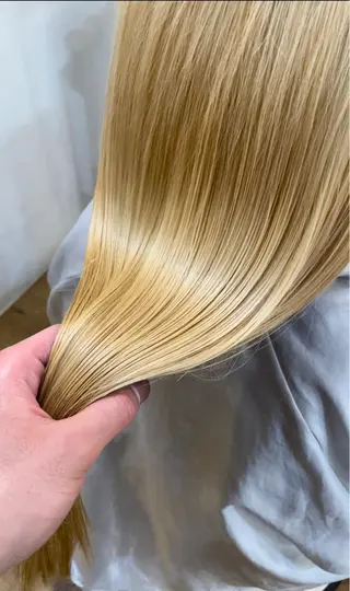 セミロング カラー ヘアアレンジ 🎗秋山勇 /三宮指名No.1のヘアスタイル