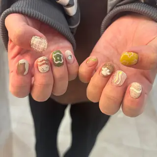 ネイル 栗田 ゆう子のネイルデザイン