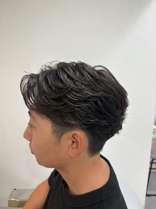 ショート パーマ メンズ 深澤 知樹のヘアスタイル