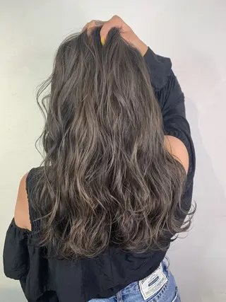 セミロング アンダーバーホワイト 堺東店のヘアスタイル