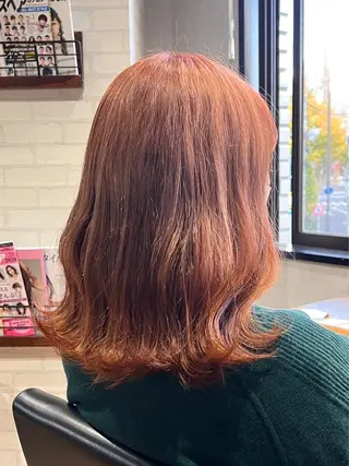 セミロング カラー 土屋 咲希のヘアスタイル