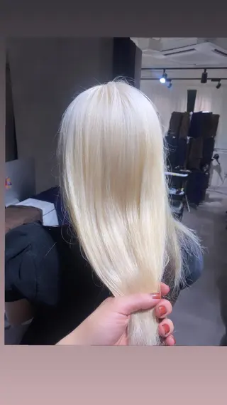 カラー Seleneコウキ ブリーチ/ハイトーンのヘアスタイル