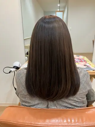 カラー ワンワールドパルク momokaのヘアスタイル