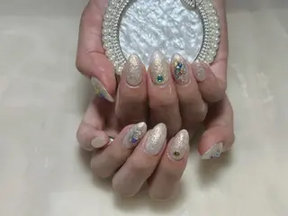 ネイル U·Mi nail salon所属・U·MI 長さ出し専門店のネイルデザイン