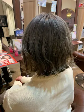 ミディアム 永田 志織のヘアスタイル