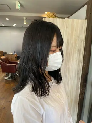 セミロング カラー 高浜 夕海のヘアスタイル