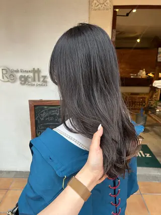 ロング カラー putri 川邉 優花のヘアスタイル