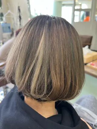 ミディアム カラー 鶴見 和美のヘアスタイル