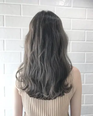 セミロング en Siena所属・en Siena エンシエナのヘアスタイル