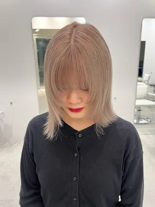 ミディアム カラー iLi所属・iLi 《イリ》のヘアスタイル