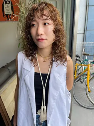 セミロング パーマ アトム/ウルフ パーマ/レイヤーのヘアスタイル