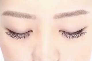 マツエク・マツパ 浅野 優衣のネイルデザイン