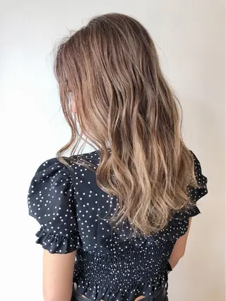 セミロング カラー 安藤 佑衣のヘアスタイル