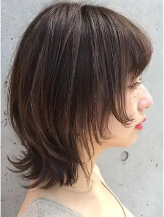 ショート 岡田 知佳のヘアスタイル