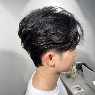 メンズ 表参道フェザーパーマ ニュアンスパーマのヘアスタイル