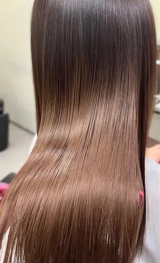 ロング カラー Kvell&Co.所属・ハイトーン カラーのヘアスタイル