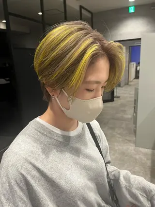 ショート カラー MIES amane(アマネ)のヘアスタイル