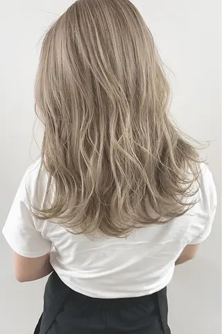 ミディアム カラー Sail所属・Sail 【セイル】のヘアスタイル