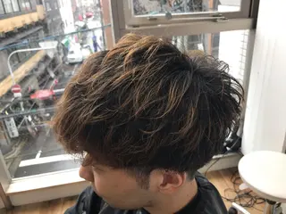 メンズ ハイトーン髪質改善 家中貴典のヘアスタイル