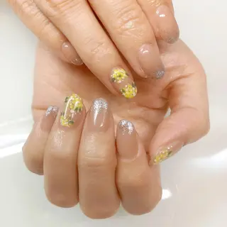 ネイル Lily Roseスタッフ一同のマツエク・マツパデザイン