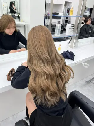 カラー yoki.【ﾖｷ】所属・Yoki.【ﾖｷ】 OMI／透明感カラーのヘアスタイル