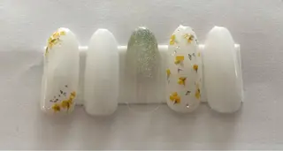 ネイル ネイルサロン＆スクール GINA所属・坂上 悠莉のネイルデザイン