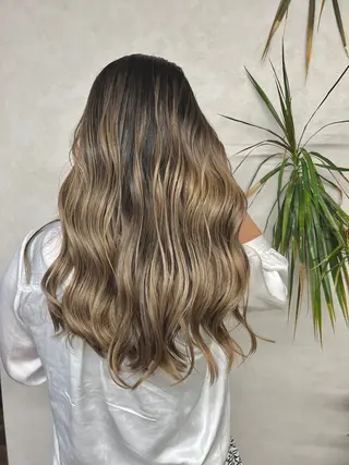 ロング 🌷かわばた めい🌷のヘアスタイル