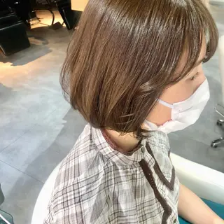 ミディアム カラー シェアハピ ヤマモトのヘアスタイル