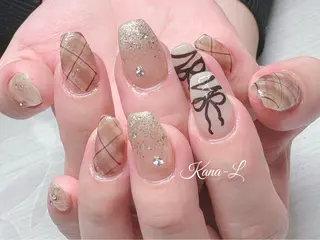 ネイル 芦辺 香奈のネイルデザイン