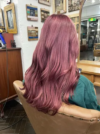 ロング カラー モモカ/ハイトーン /バレイヤージュのヘアスタイル