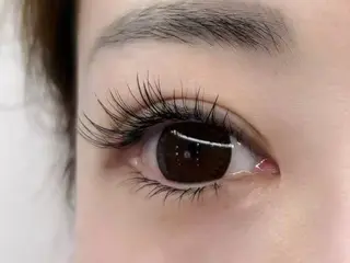 マツエク・マツパ JINGOVA Tokyo Lash & Facial所属・ユミナガ ジンのマツエク・マツパデザイン