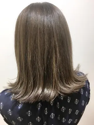 ミディアム カラー 海外風レイヤーカット 👑店長　平松　由のヘアスタイル