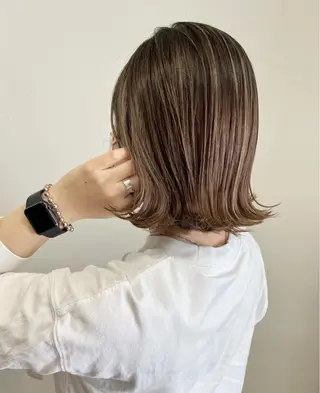 ミディアム 山本 茉希のヘアスタイル