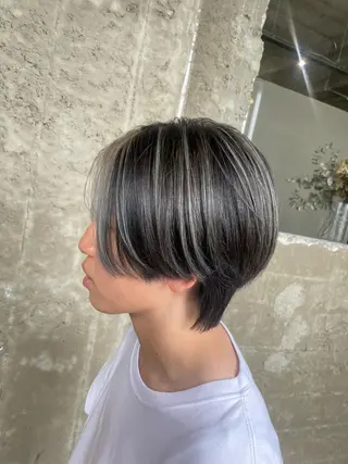 ショート カラー SOU所属・ふるかわ れなのヘアスタイル