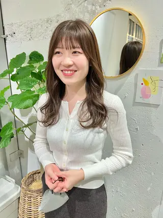 ロング 石井 菜々のヘアスタイル