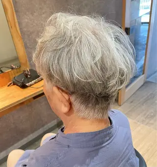 パーマ VII 市妙瑠基のヘアスタイル