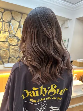 セミロング eL HAIR SALON なんば店所属・ブリーチカラー特化 /焼田貴明のヘアスタイル