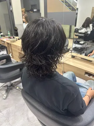 ミディアム パーマ メンズ りか🍁メンズパーマ 💜艶カラーのヘアスタイル