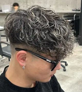 ショート パーマ メンズ era2d所属・マコト/心斎橋 メンズ専門店のヘアスタイル