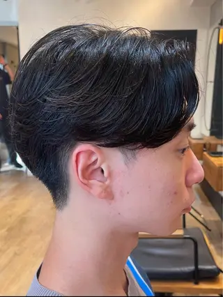ショート パーマ メンズ lana hair 新宿 髪質改善トリートメント 新宿三丁目所属・新宿メンズパーマ TAKE曲がる縮毛のヘアスタイル