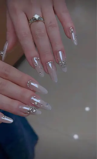 ネイル T•Lee Nailsalon所属・Lily. Leeのネイルデザイン